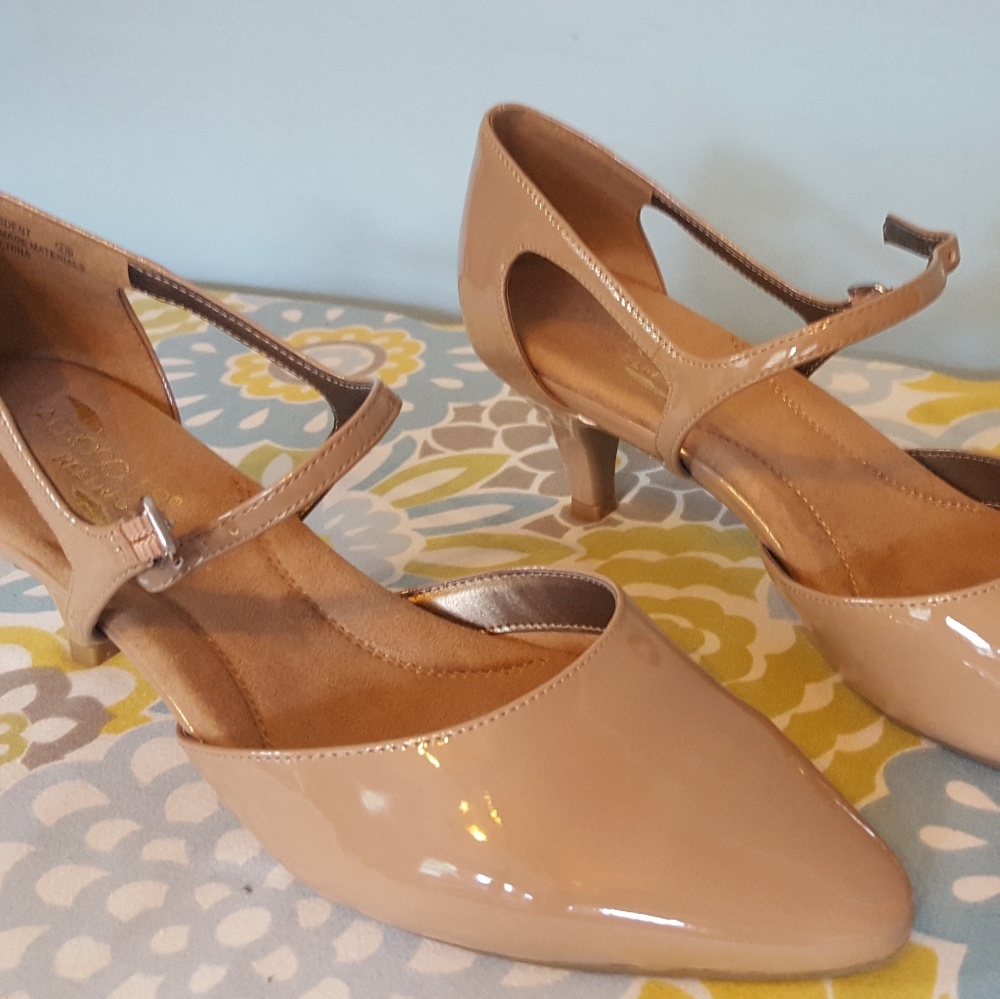 Aerosoles Ardent Brand New Nude Patent Pumps